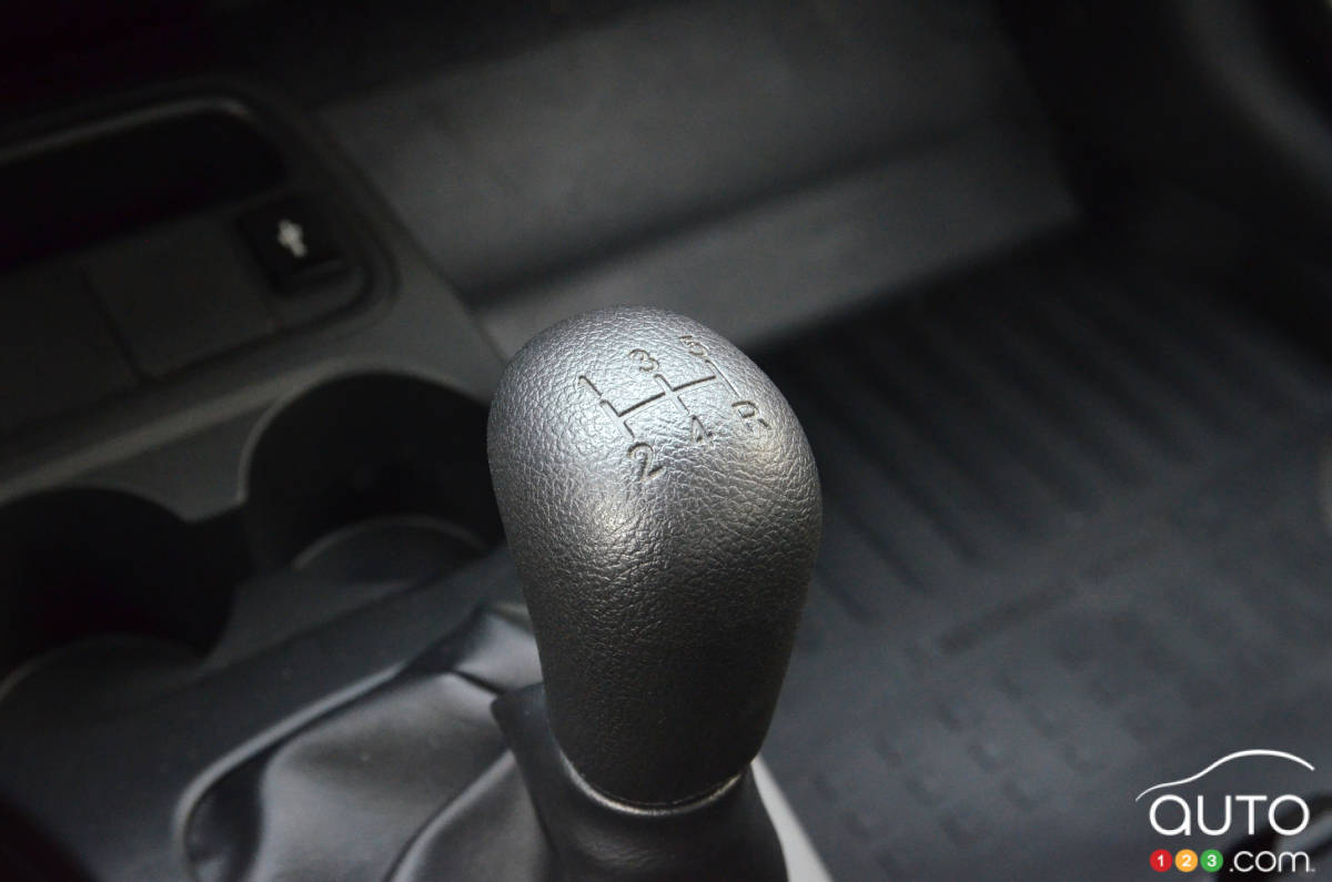 Mitsubishi Mirage, levier de boîte de vitesse